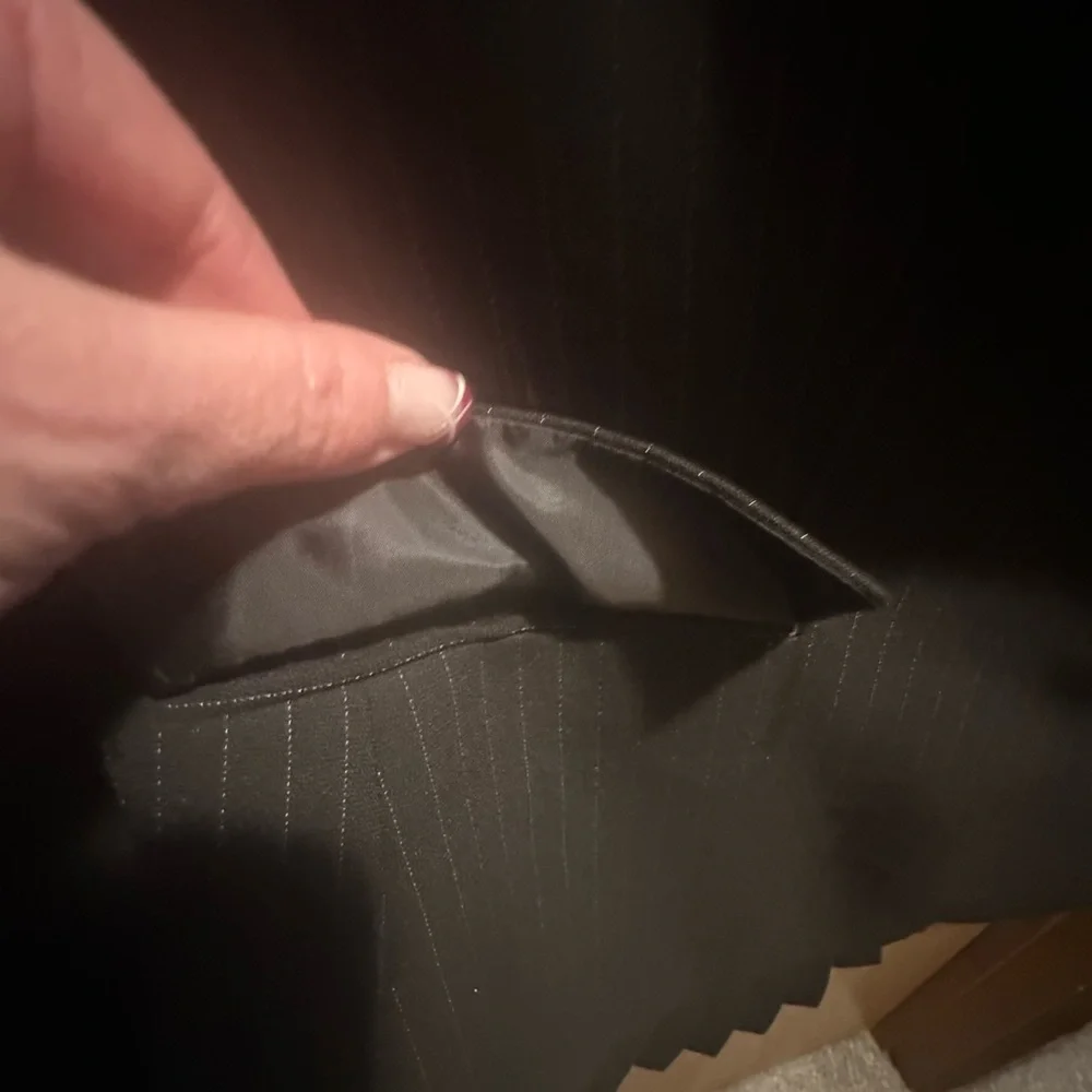 Tahari Elegant Brown Pinstripe Blazer and Skirt Set 16P - Picture 9 of 16